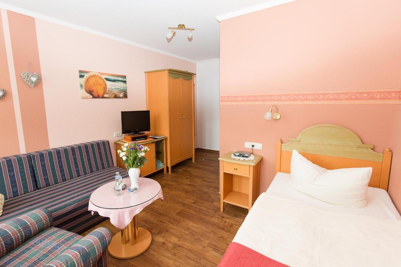 Hotel Garni Am Deich Цингст Екстер'єр фото