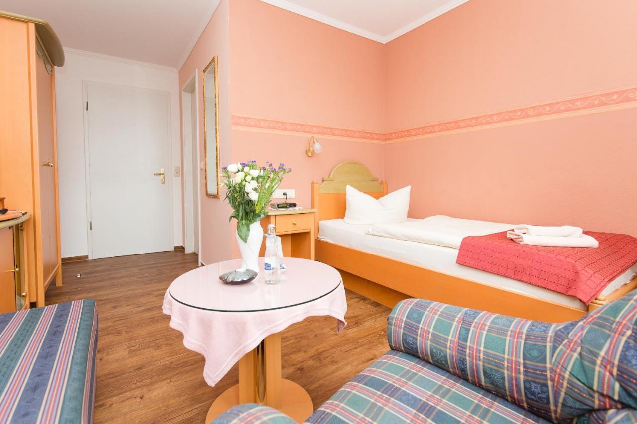 Hotel Garni Am Deich Цингст Екстер'єр фото