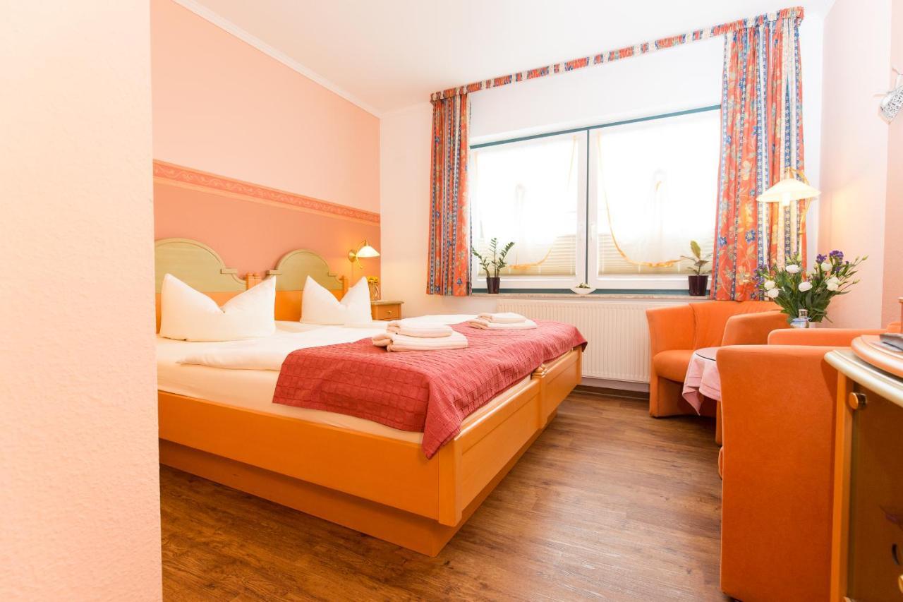Hotel Garni Am Deich Цингст Екстер'єр фото