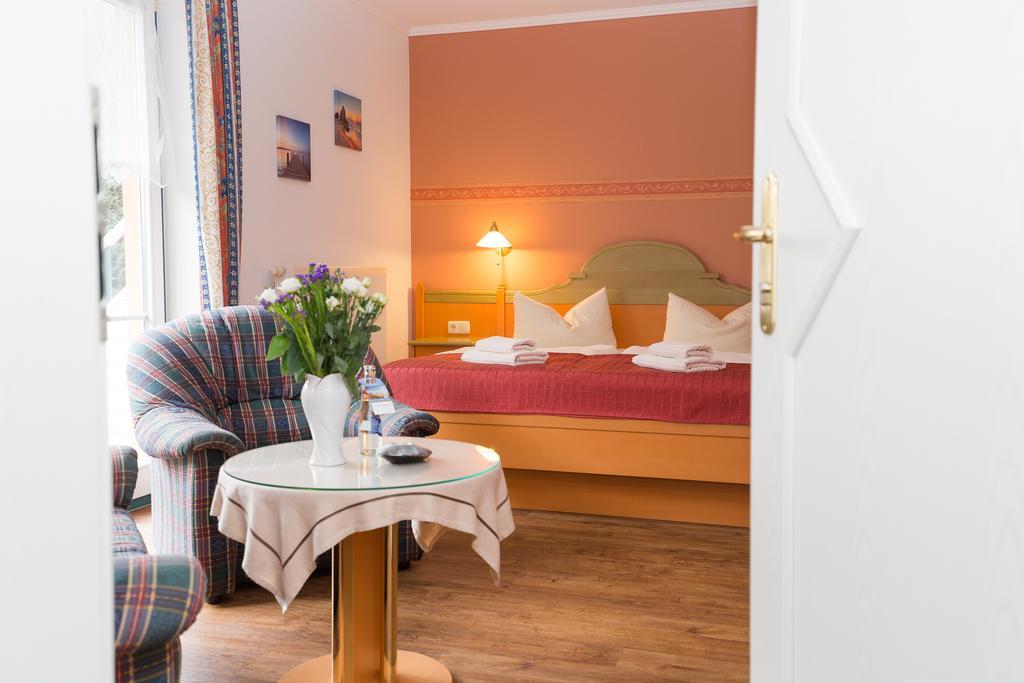 Hotel Garni Am Deich Цингст Номер фото
