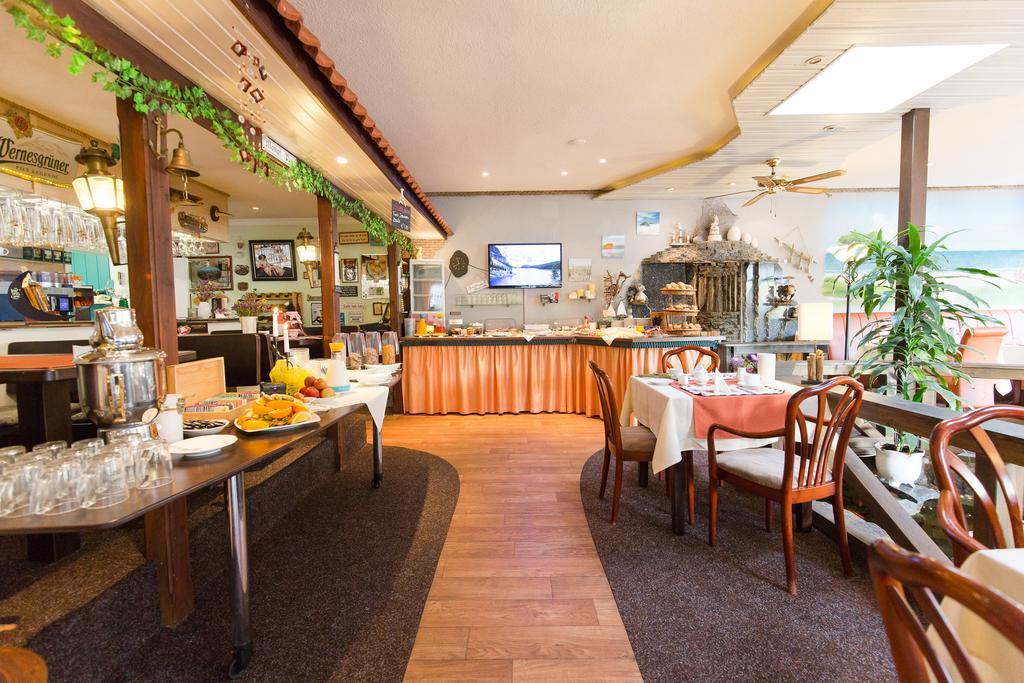 Hotel Garni Am Deich Цингст Екстер'єр фото