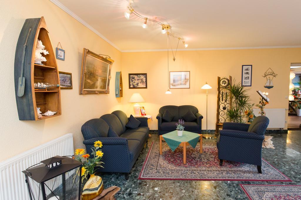 Hotel Garni Am Deich Цингст Екстер'єр фото