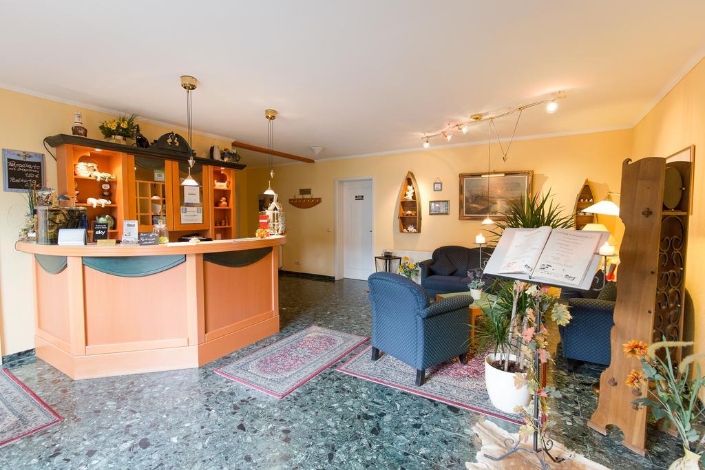 Hotel Garni Am Deich Цингст Екстер'єр фото