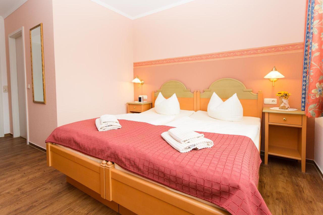 Hotel Garni Am Deich Цингст Екстер'єр фото
